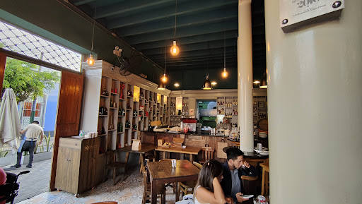 Isolina Taberna Peruana